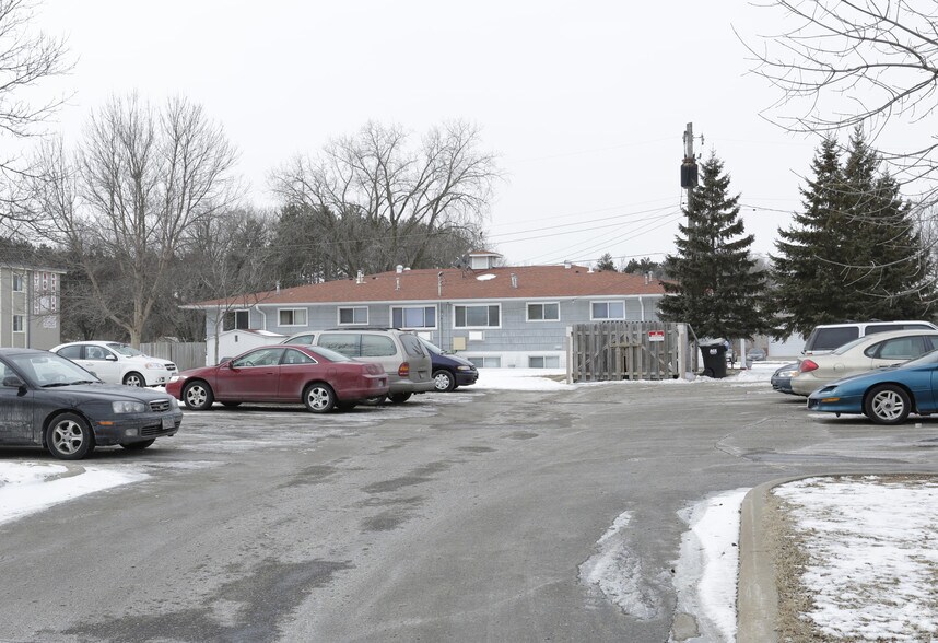 8963 Syndicate Ave, Lexington, MN à vendre - Photo de l’immeuble – Image 2 sur 4