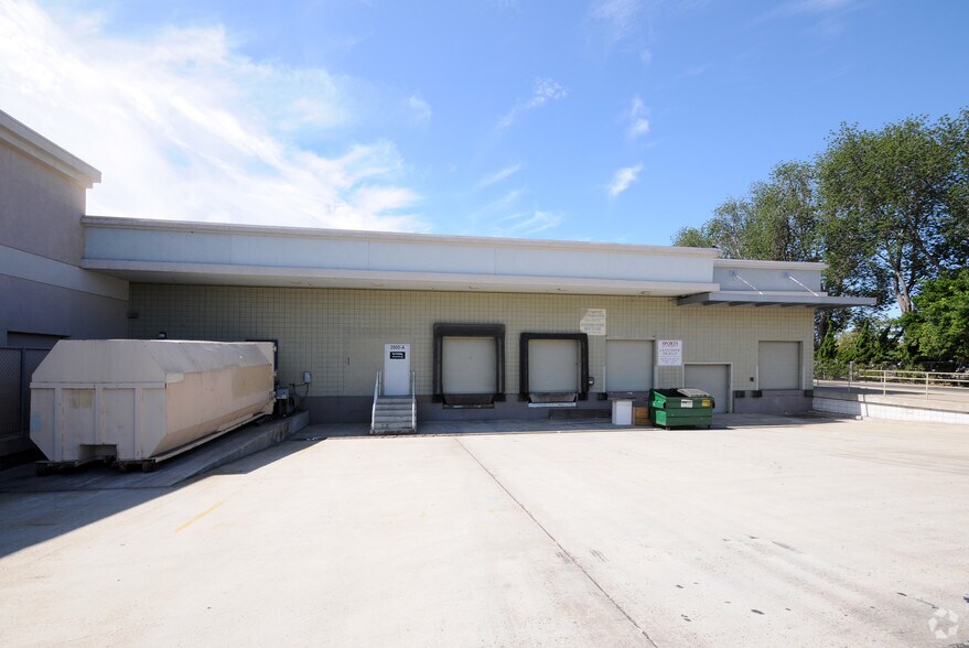 3900-3940 S Bristol St, Santa Ana, CA à louer - Photo de l’immeuble – Image 3 sur 4