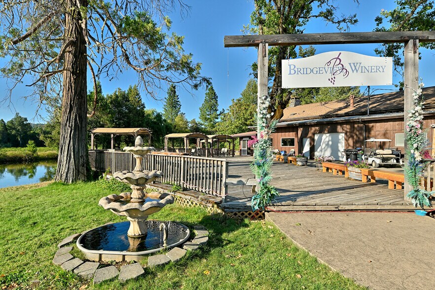 3900 Holland Rd loop, Cave Junction, OR à vendre - Photo de l’immeuble – Image 3 sur 51