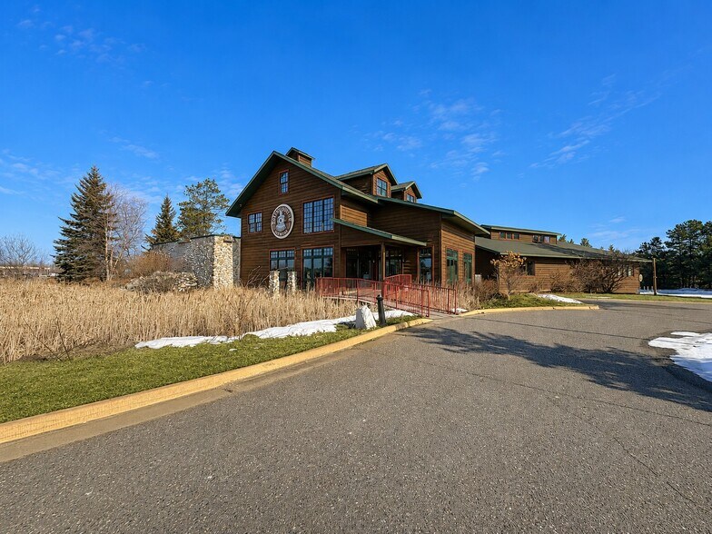 23836 Smiley Rd, Nisswa, MN à vendre - Photo de l’immeuble – Image 3 sur 53