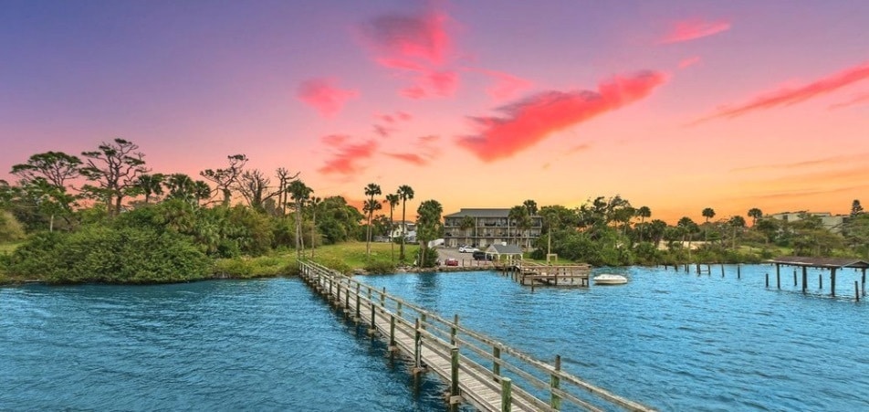 830 S Peninsula Dr, Daytona Beach, FL à vendre - Photo de l’immeuble – Image 1 sur 16