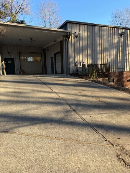 8621 Barefoot Industrial Rd, Raleigh, NC à louer - Photo de l’immeuble – Image 2 sur 8