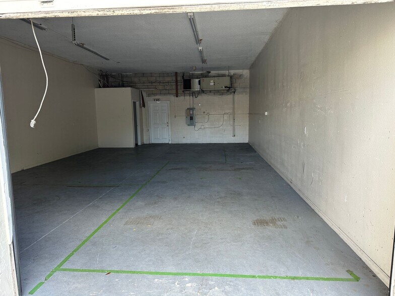 750 Wylly Ave, Sanford, FL à louer - Photo intérieure – Image 3 sur 5