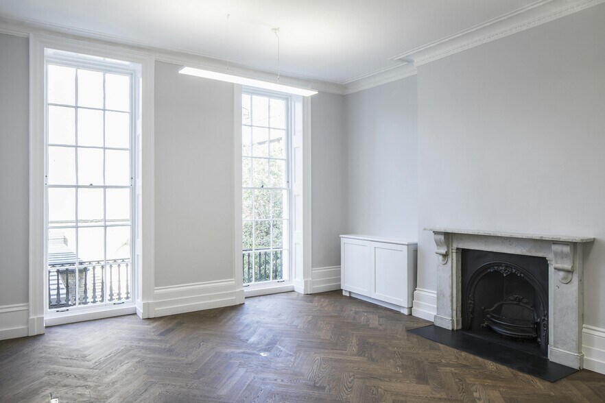 4 Bloomsbury Pl, Londres à louer - Photo de l’immeuble – Image 1 sur 18
