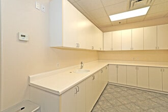 39665 Entrepreneur Ln, Palm Desert, CA à louer Photo intérieure– Image 2 sur 10