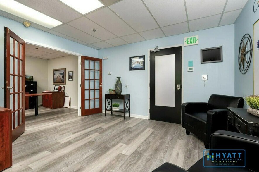 147 Old Solomons Island Rd, Annapolis, MD à louer - Photo de l’immeuble – Image 2 sur 5