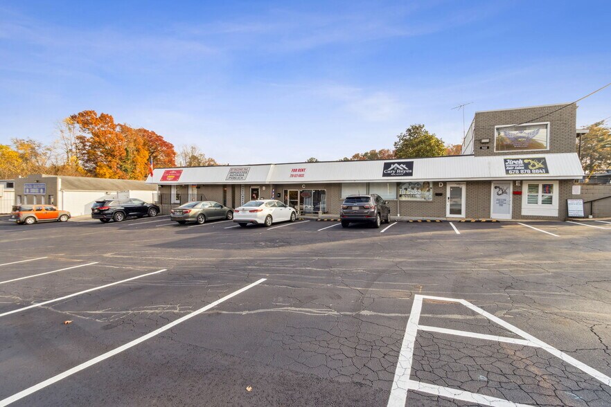 Portfolio of Two Retail Buildings portefeuille de 2 biens à vendre sur LoopNet.fr - Photo de l’immeuble – Image 3 sur 34
