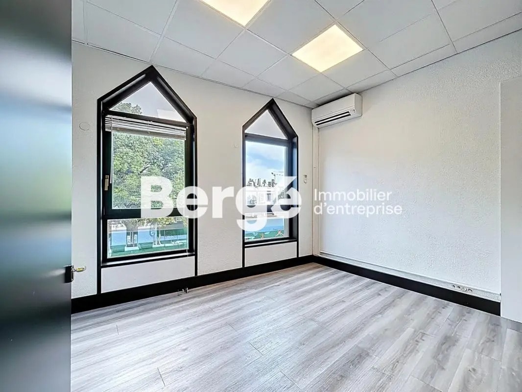 Bureau dans Cagnes-sur-Mer à louer Photo intérieure– Image 1 sur 10