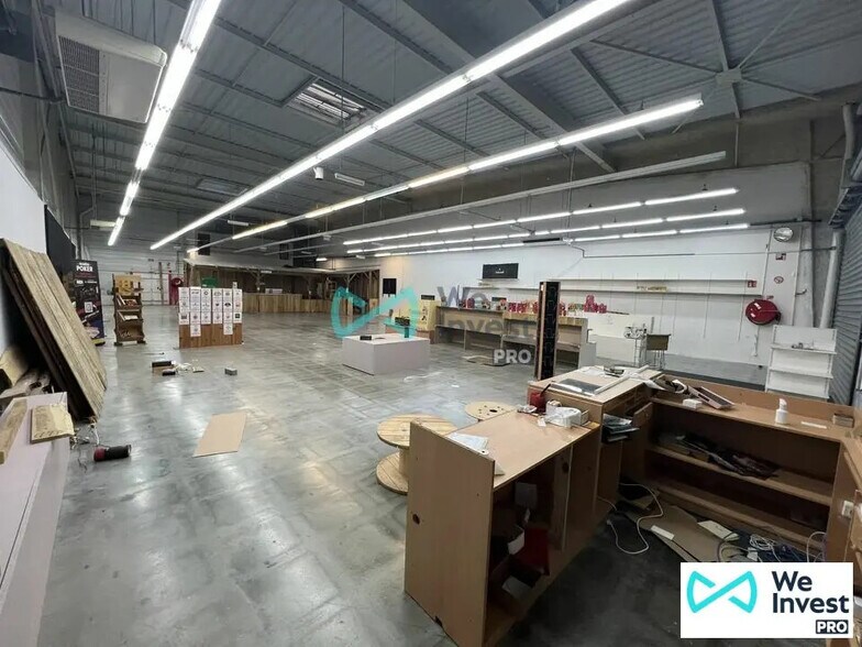 Local commercial dans Reims à louer - Photo de l’immeuble – Image 3 sur 5