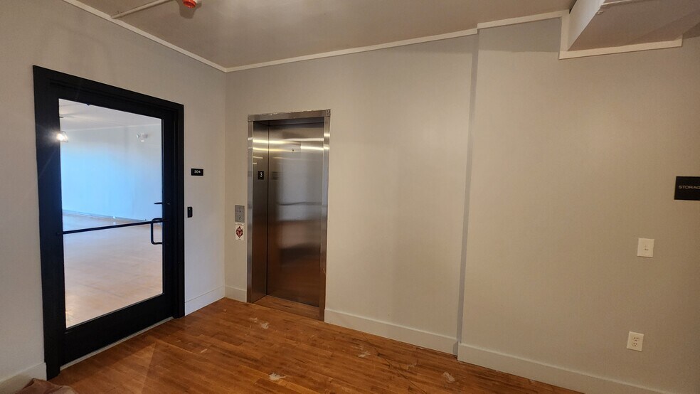 81 N Main, Mount Clemens, MI à louer - Photo intérieure – Image 3 sur 14
