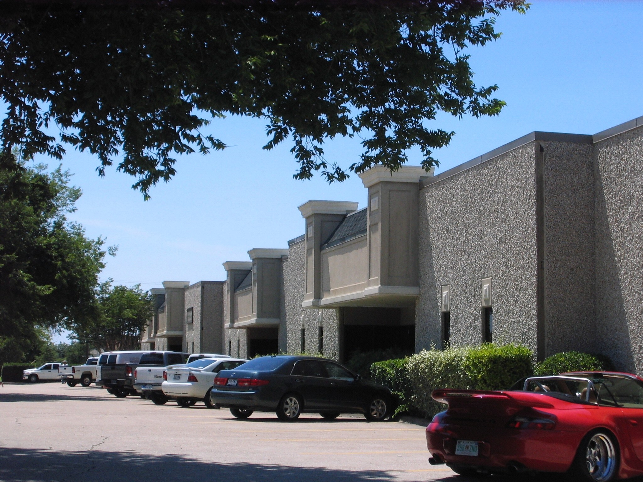 4401-4419 Westgrove Dr, Addison, TX à louer Photo de l’immeuble– Image 1 sur 3