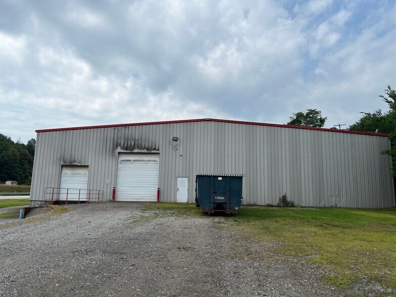 2971 Pittsburgh Rd, Perryopolis, PA à louer - Photo de l’immeuble – Image 3 sur 8