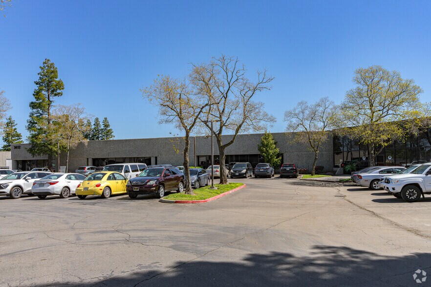 3612 Madison Ave, North Highlands, CA à louer - Photo de l’immeuble – Image 2 sur 8