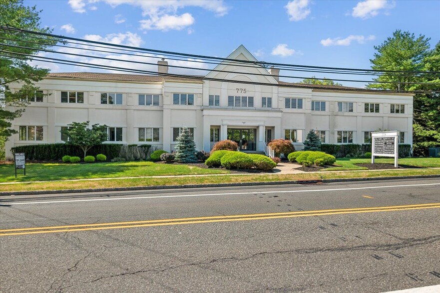 775 Mountain Blvd, Watchung, NJ à louer - Photo de l’immeuble – Image 1 sur 24