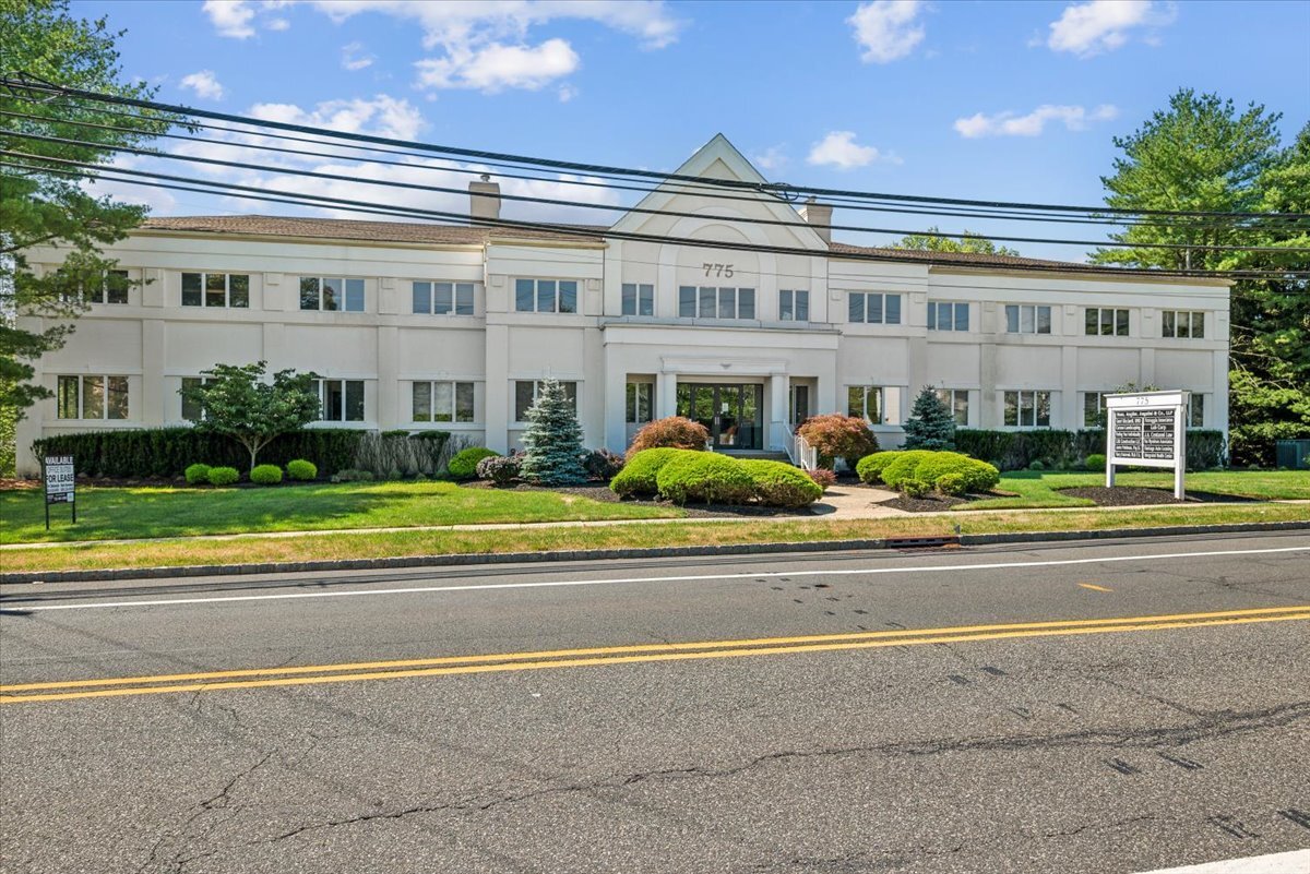 775 Mountain Blvd, Watchung, NJ à louer Photo de l’immeuble– Image 1 sur 25