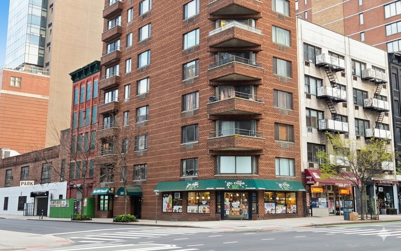 1832-1838 2nd Ave, New York, NY 10128 - Lot C1 - - Photo intérieure - Image 2 of 2