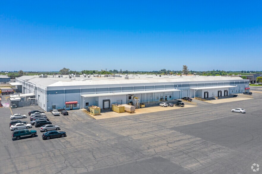 700 Kiernan Ave, Modesto, CA à louer - Photo de l’immeuble – Image 2 sur 8