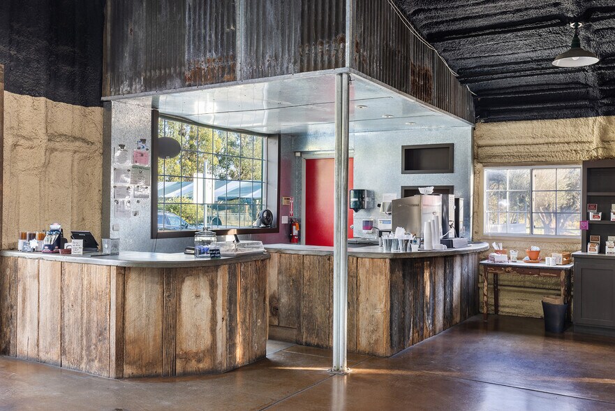 3106 Golden Gate Dr, Napa, CA à vendre - Photo intérieure – Image 3 sur 43