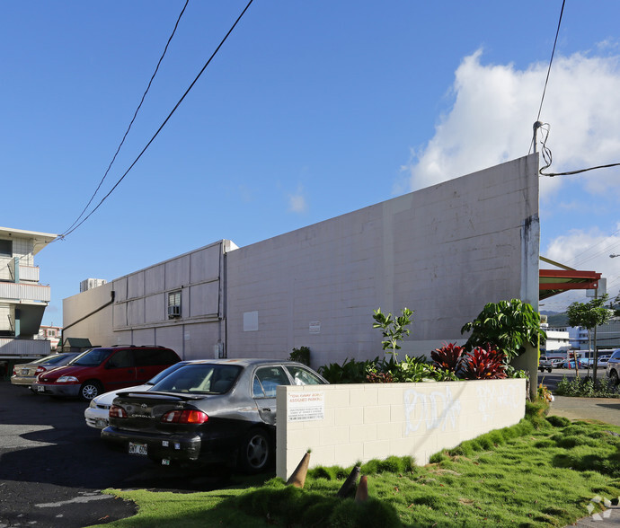 750 Kapahulu Ave, Honolulu, HI à louer - Photo de l’immeuble – Image 2 sur 6