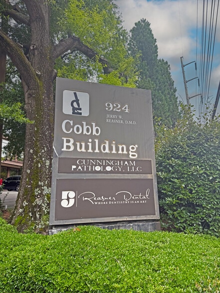 924 Montclair Rd, Birmingham, AL à vendre - Photo de l’immeuble – Image 2 sur 9