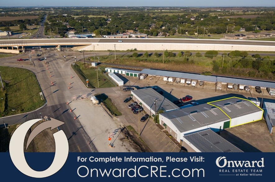 1604 W Spring Valley Rd, Hewitt, TX à louer - Photo de l’immeuble – Image 2 sur 3