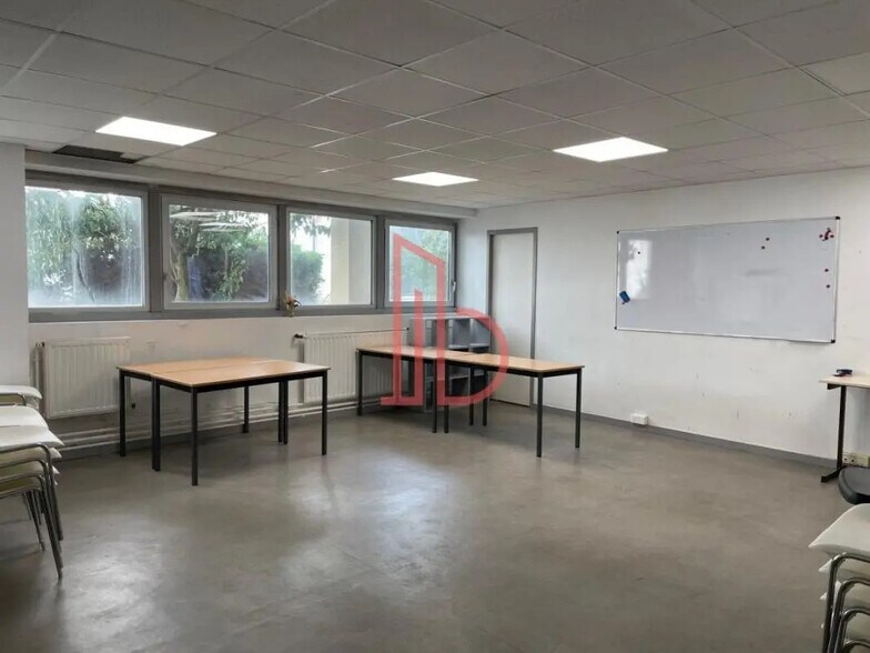 Bureau dans Bordeaux à louer - Photo de l’immeuble – Image 1 sur 9