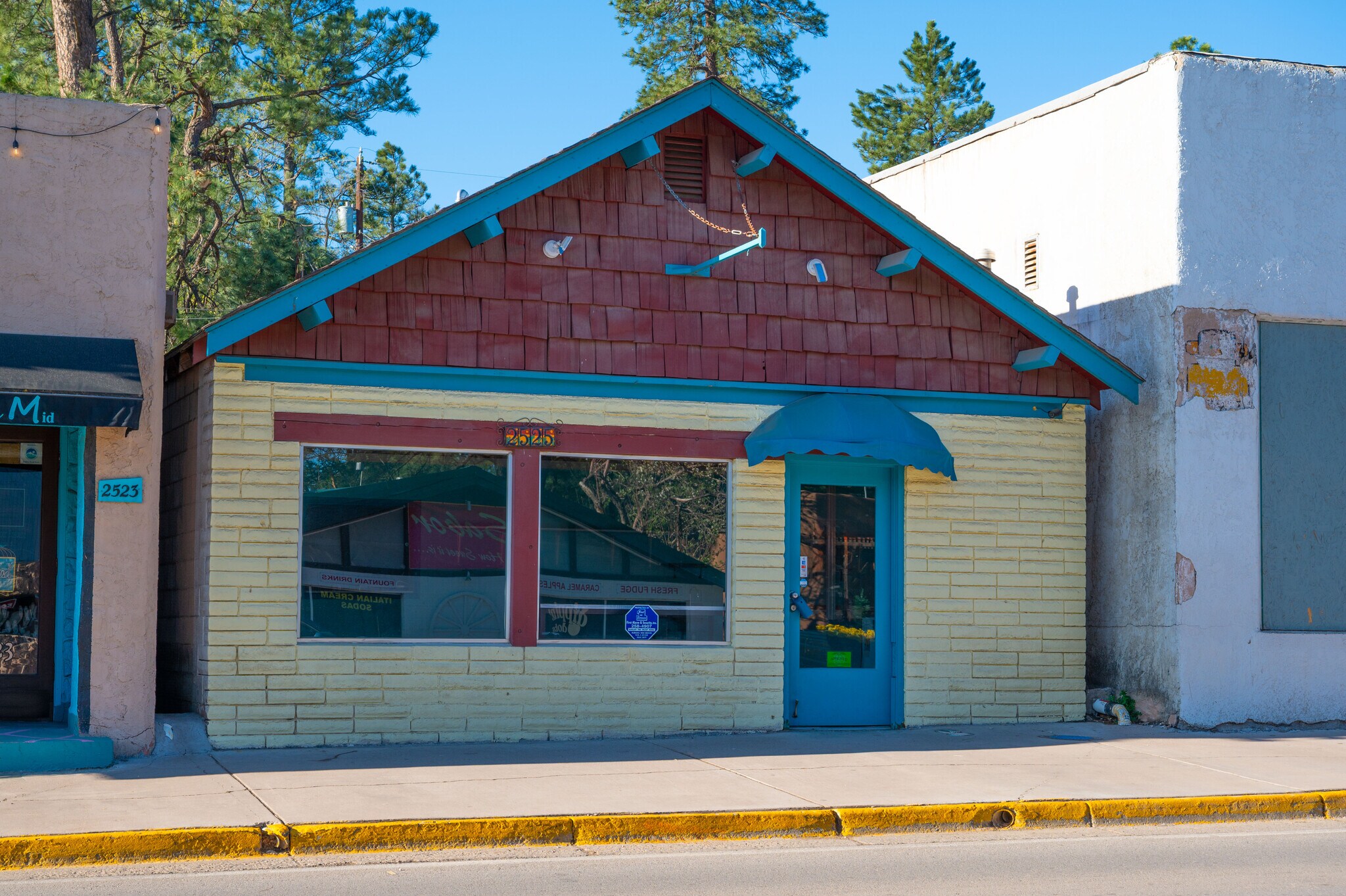 2525 Sudderth Dr, Ruidoso, NM à vendre Photo principale– Image 1 sur 26