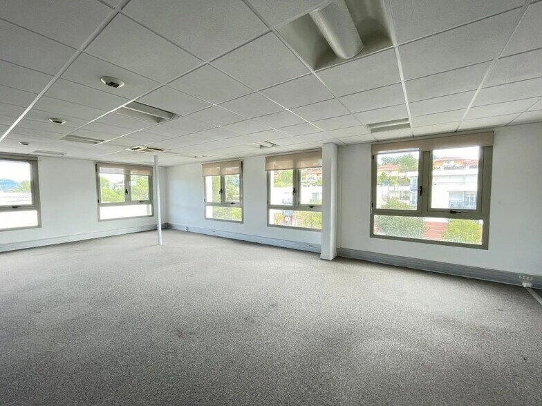 Bureau dans Biot à louer - Photo de l’immeuble – Image 3 sur 16