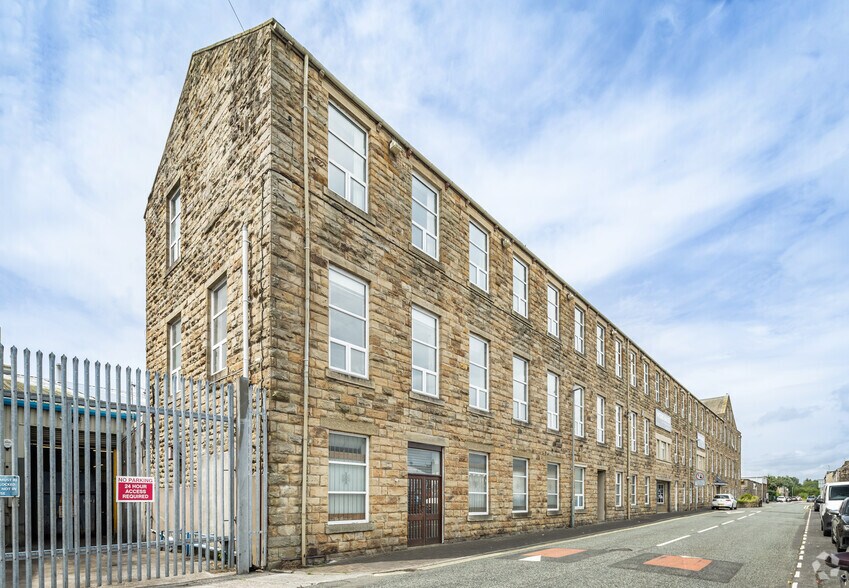 Elm St, Burnley à louer - Photo de l’immeuble – Image 2 sur 10