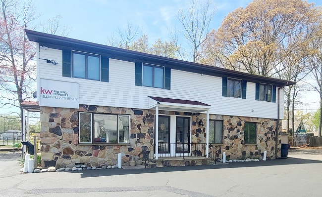 824 Radio Rd, Tuckerton, NJ à louer - Photo de l’immeuble – Image 3 sur 6