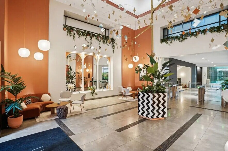 25-27 Rue D'Astorg, Paris à louer - Photo de l’immeuble – Image 2 sur 18