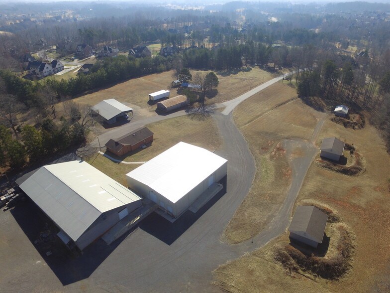 216 Bingham & Parks Rd, Advance, NC à louer - Photo principale – Image 1 sur 12