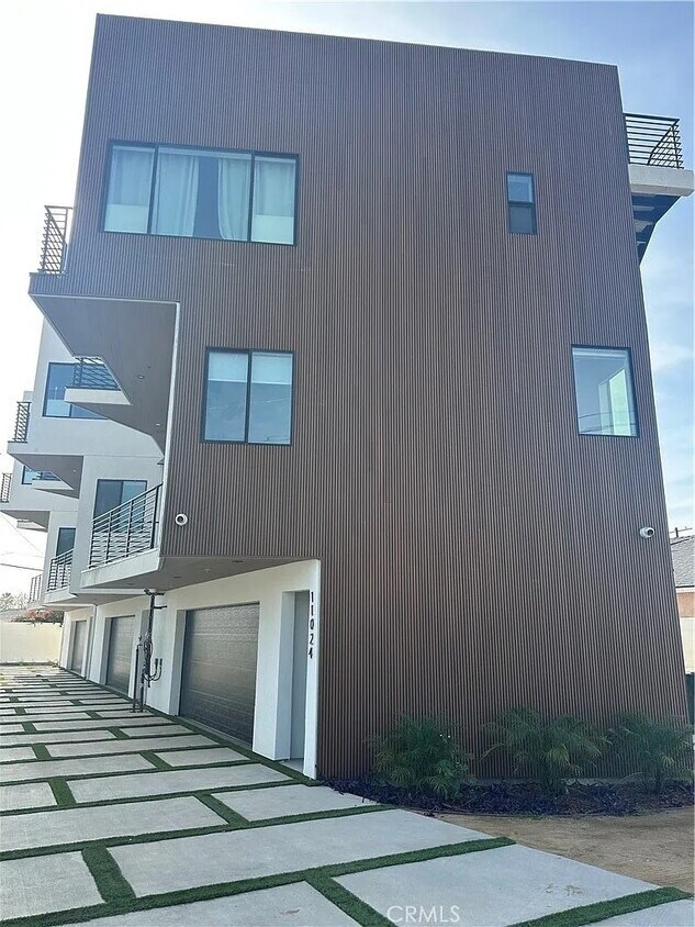 11026 Oxnard St, North Hollywood, CA à vendre Photo de l’immeuble– Image 1 sur 26