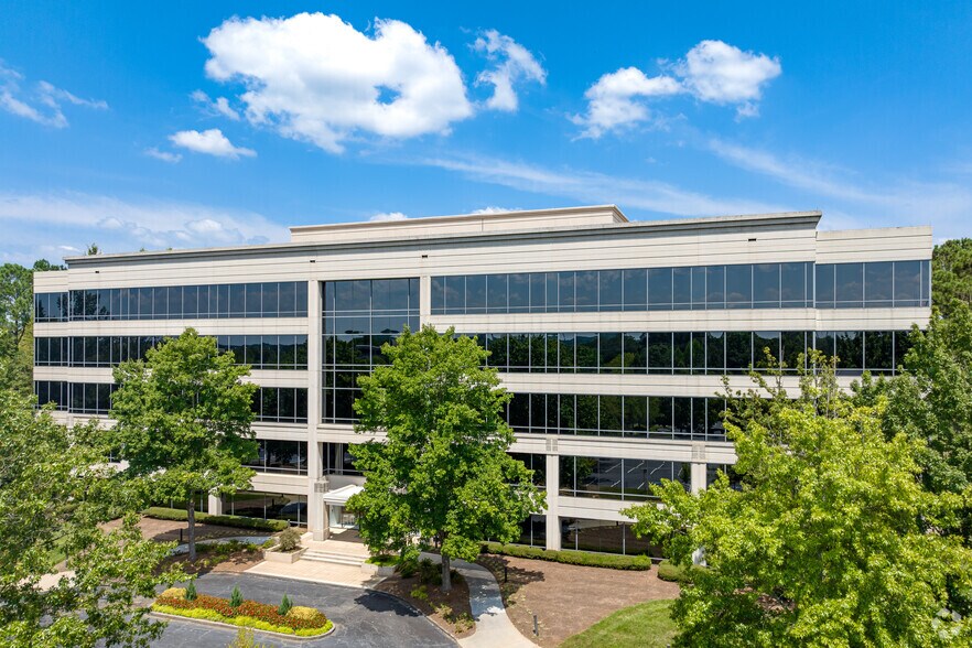 4005 Windward Plaza Dr, Alpharetta, GA à louer - Photo de l’immeuble – Image 1 sur 27