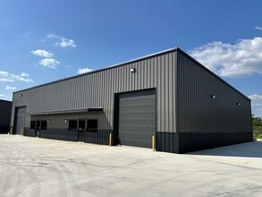 606 Mill Run, Kerrville, TX à louer Photo de l’immeuble– Image 2 sur 19