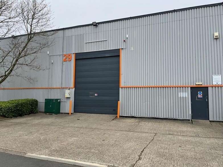 29 Blundells Rd, Milton Keynes à louer - Photo de l’immeuble – Image 2 sur 14