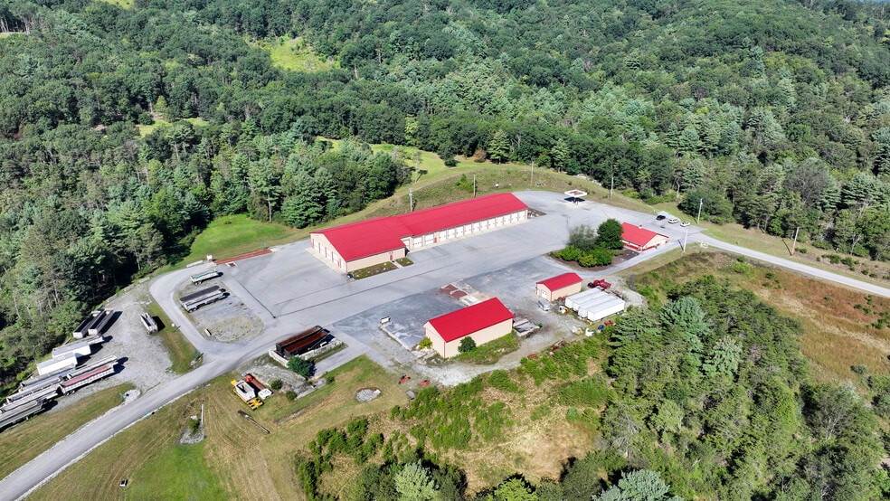 1942 Pappys Ln, Orwigsburg, PA à vendre - Photo de l’immeuble – Image 1 sur 44