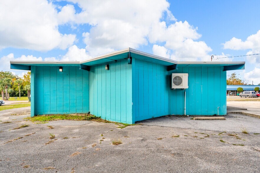 176 Veterans Ave, Biloxi, MS à vendre - Photo de l’immeuble – Image 1 sur 17