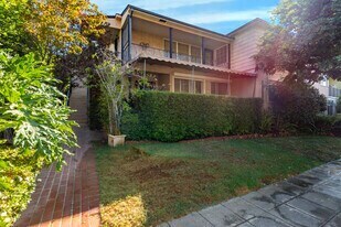 11737 Bellagio Rd, Los Angeles, CA à vendre - Photo de l’immeuble – Image 2 sur 10