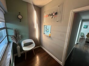 145 Madeira Ave, Coral Gables, FL à louer Photo intérieure– Image 2 sur 9