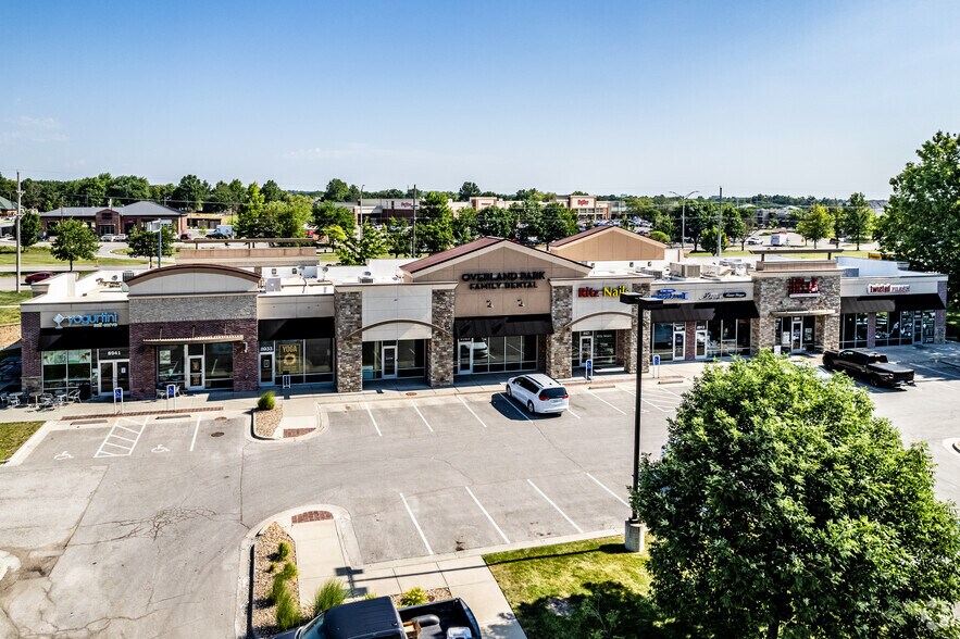 135th St, Overland Park, KS à louer - Photo de l’immeuble – Image 3 sur 5