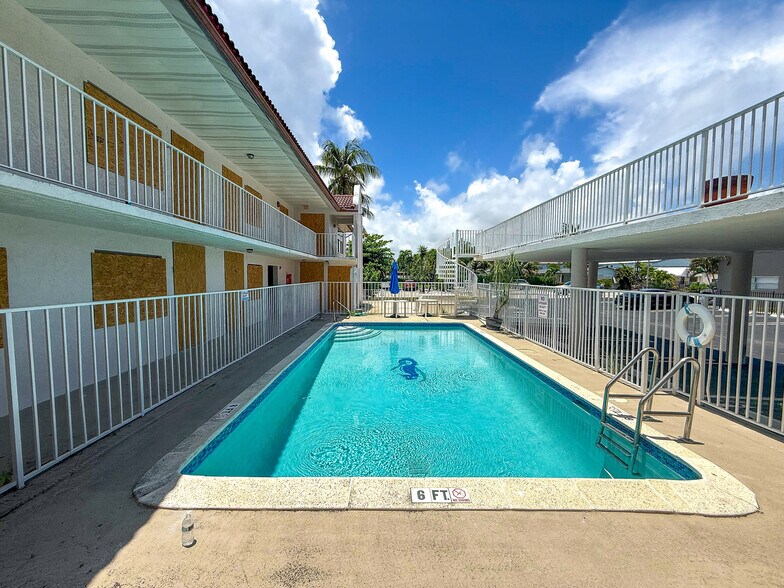 1528 S Federal Hwy, Lake Worth, FL à vendre - Photo de l’immeuble – Image 3 sur 10