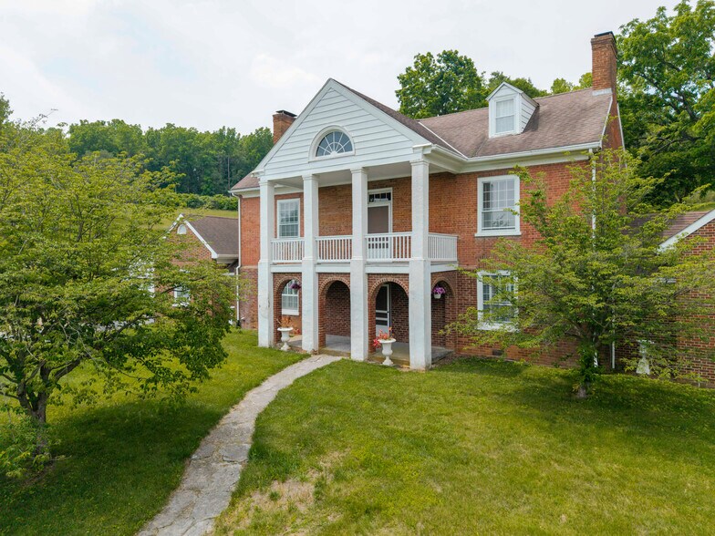 610 New Hope Rd, Staunton, VA à vendre - Photo principale – Image 1 sur 65