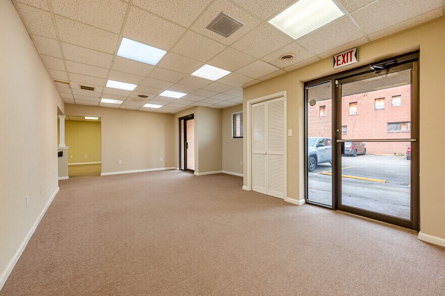 65 E Main St, Pulaski, VA à louer - Photo de l’immeuble – Image 3 sur 16