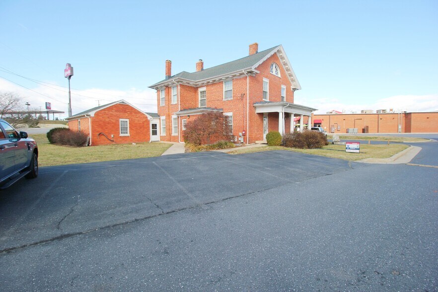 30 Ladd Rd, Fishersville, VA à louer - Photo de l’immeuble – Image 3 sur 7