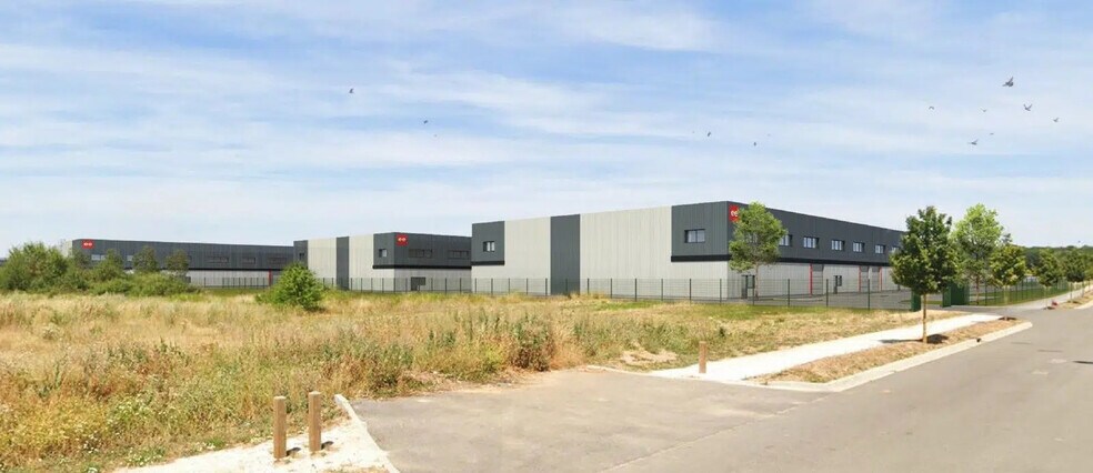 Industriel/Logistique dans Chartres à louer - Photo de l’immeuble – Image 1 sur 3