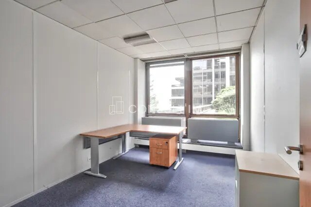 Bureau dans Saint-Cloud à louer - Photo de l’immeuble – Image 2 sur 9