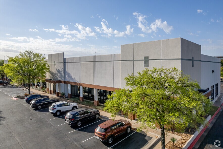 4635 Boston Ln, Austin, TX à louer - Photo de l’immeuble – Image 3 sur 16