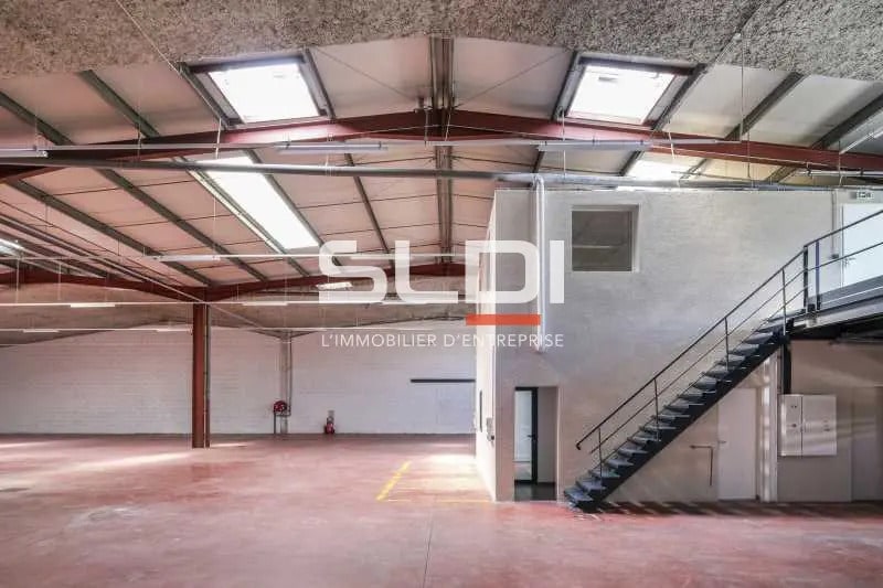 Bureau dans Corbas à louer - Photo de l’immeuble – Image 3 sur 16