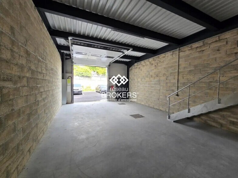 Industriel/Logistique dans Épinay-sur-Seine à louer - Photo de l’immeuble – Image 2 sur 3